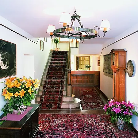 Hotel Kinnen 3*